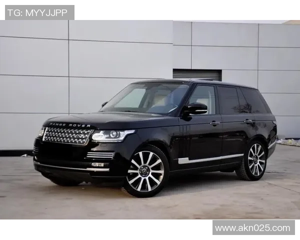 揭秘哪位足球明星驾驶路虎展现豪华与实力的完美结合 揭秘哪位足球明星驾驶路虎展现豪华与实力的完美结合