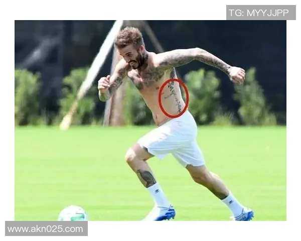 纹身足球明星的独特魅力与个性展现让人惊艳的面孔与球场风采 纹身足球明星的独特魅力与个性展现让人惊艳的面孔与球场风采