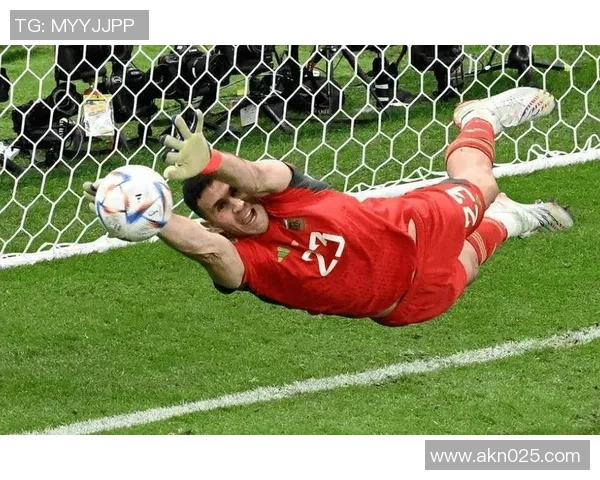 足球明星们的腹肌魅力大比拼谁才是肌肉王者的最佳代表 足球明星们的腹肌魅力大比拼谁才是肌肉王者的最佳代表