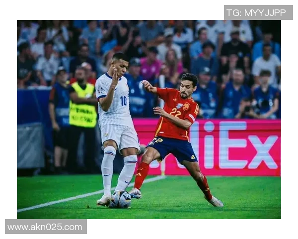 足球明星重返旧巢对决昔日战友激情四溢引发球迷热议 足球明星重返旧巢对决昔日战友激情四溢引发球迷热议